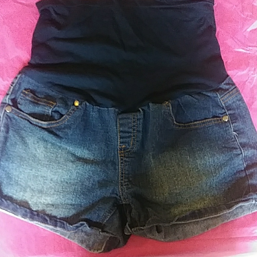 Bella vida maternity size M shorties